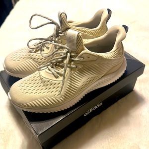 GUC Adidas Alpha Bounce Running Shoe Size 8